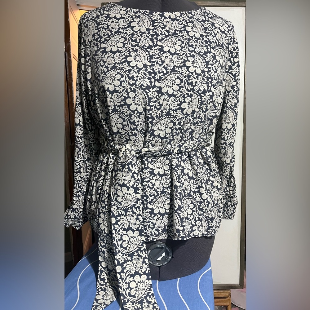 Loft Floral peplum Blouse Size XXL P